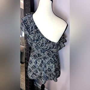 Women’s Medium, One Shoulder Blouse